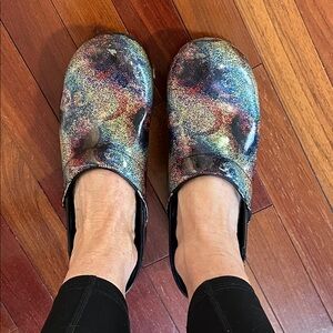 DANSKO Professional Clogs Metallic Patent Leather Abstract Colorful Artsy 41